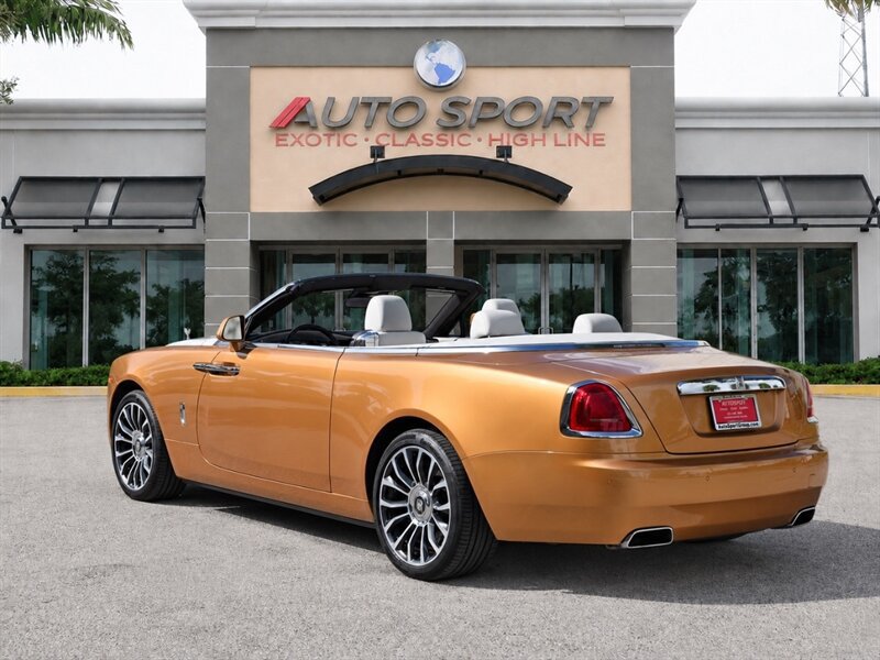 Used 2019 Rolls-Royce Dawn RWD image 2