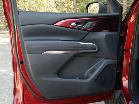 Used 2024 Chevrolet Traverse Z71 image 25