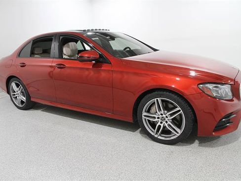 Used 2017 Mercedes-Benz E 300 4MATIC image 1