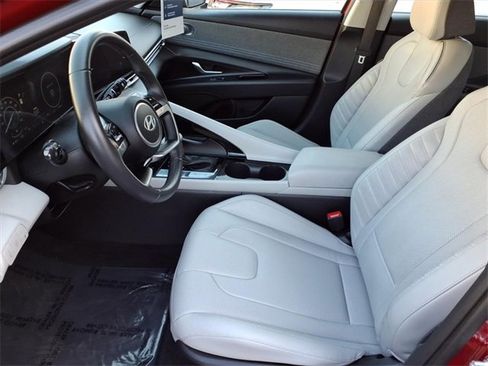 Certified 2025 Hyundai Elantra Limited image 13
