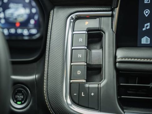 Used 2024 Chevrolet Tahoe Premier AWD/4WD image 29
