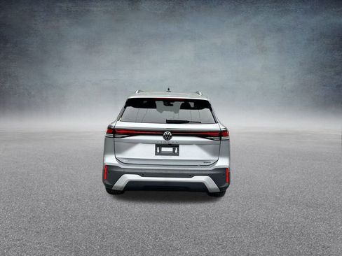 New 2025 Volkswagen Tiguan SE image 30