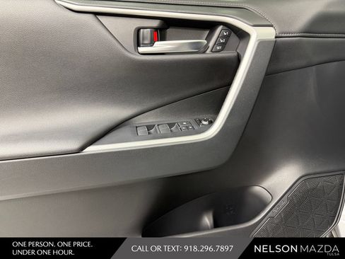 Used 2019 Toyota RAV4 Limited w/ Cold Weather Package AWD/4WD image 17