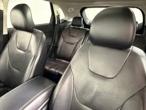 Used 2019 Ford Edge Titanium w/ Equipment Group 301A FWD image 33