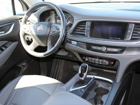 Used 2020 Buick Enclave Essence AWD/4WD image 8