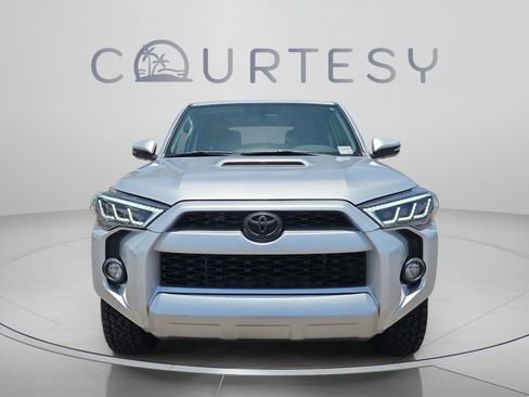 Used 2018 Toyota 4Runner TRD Off-Road Premium AWD/4WD image 8