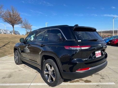 New 2026 Jeep Grand Cherokee Limited w/ Trailer Tow Package AWD/4WD image 3
