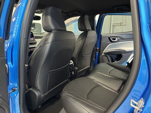 Certified 2024 Jeep Compass Limited AWD/4WD image 15
