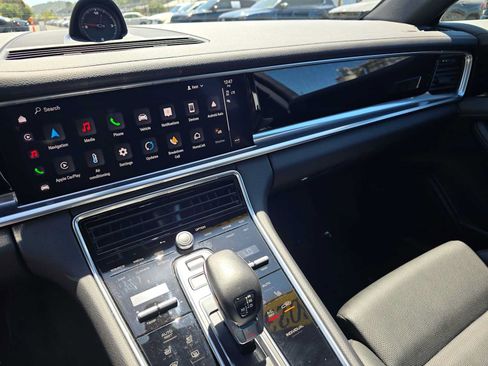 Used 2023 Porsche Panamera RWD image 27