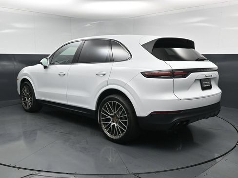 Certified 2022 Porsche Cayenne S Platinum AWD/4WD image 3