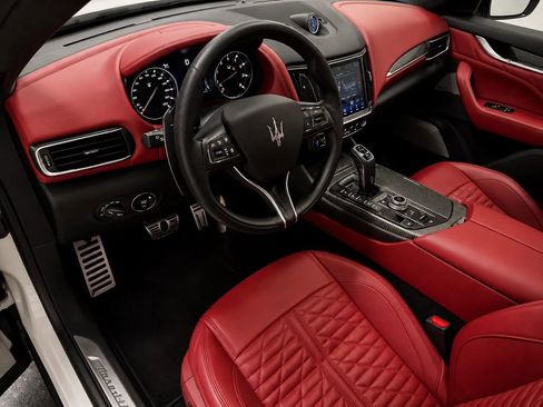 Used 2022 Maserati Levante Trofeo AWD/4WD image 5