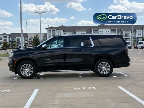 Used 2026 Chevrolet Suburban Premier AWD/4WD image 4