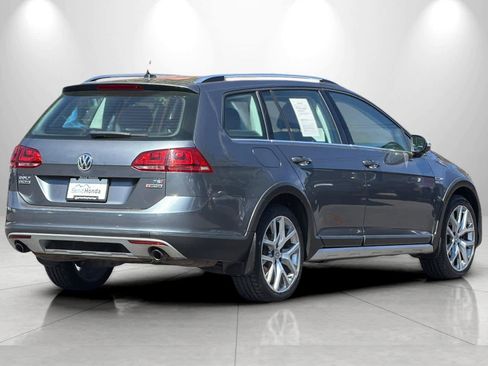 Used 2017 Volkswagen Golf Alltrack SEL AWD/4WD image 2