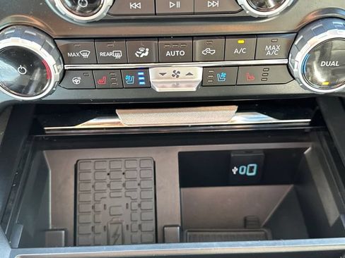 Used 2023 Ford F250 Lariat w/ Lariat Ultimate Package AWD/4WD image 31