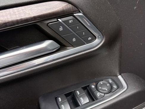 Used 2023 Chevrolet Silverado 1500 LTZ AWD/4WD image 25