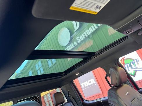 Used 2017 Ford F150 Platinum w/ Equipment Group 701A Luxury image 34