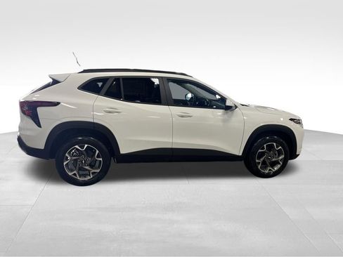 New 2026 Chevrolet Trax LT FWD image 6