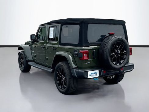 Used 2024 Jeep Wrangler Unlimited Sahara w/ Technology Group AWD/4WD image 5