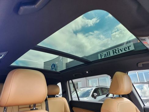 Certified 2024 Volkswagen Tiguan SE R-Line AWD/4WD image 11