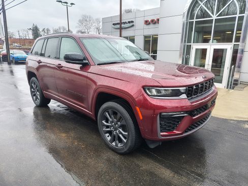 New 2026 Jeep Grand Cherokee Limited AWD/4WD image 2