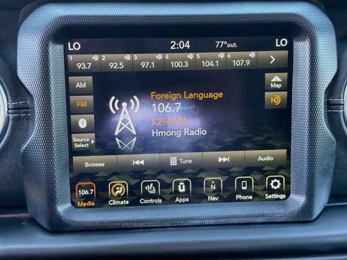Used 2023 Jeep Wrangler Unlimited Sahara w/ Cold Weather Group AWD/4WD image 17