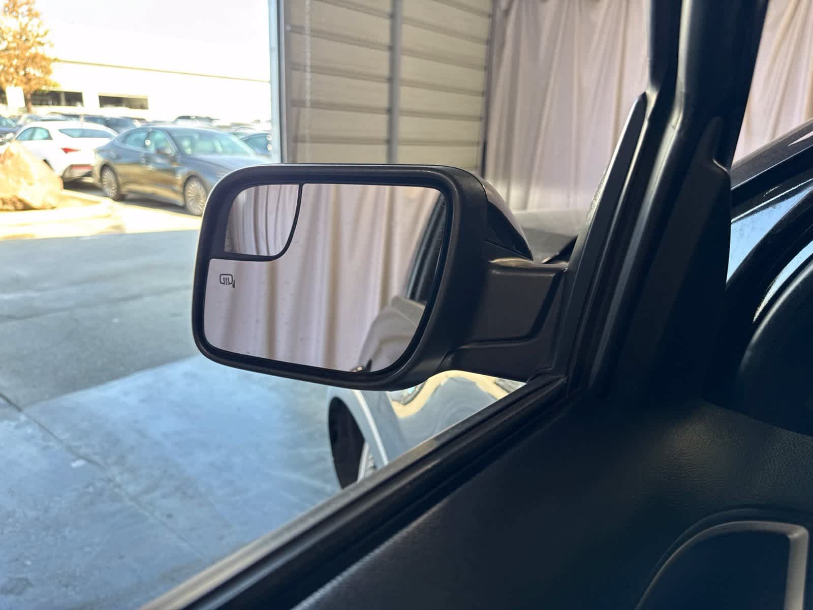 Used 2016 Ford Explorer XLT w/ Equipment Group 201A FWD image 17