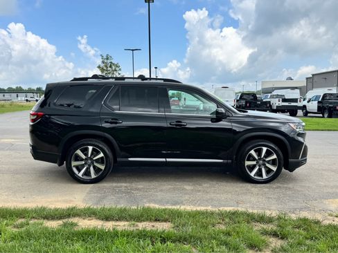 Used 2025 Honda Pilot Elite image 11
