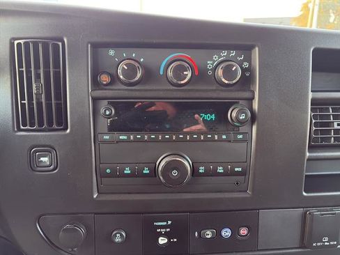 Used 2024 GMC Savana 2500 w/ Driver Convenience Package image 18