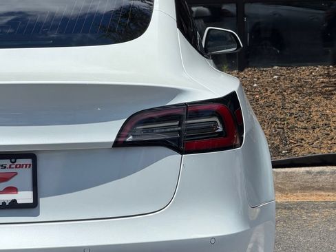 Used 2020 Tesla Model 3 Standard Range Plus RWD image 16
