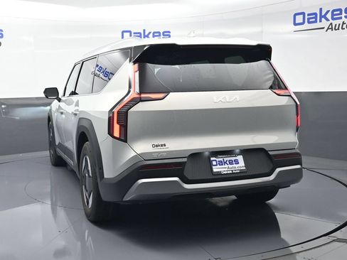 New 2026 Kia EV9 Wind AWD/4WD image 6