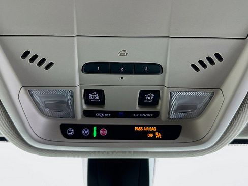 Used 2023 GMC Acadia Denali w/ Denali Ultimate Package image 23