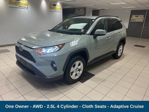 Used 2021 Toyota RAV4 XLE AWD/4WD image 2