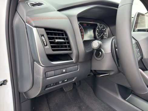 New 2026 Nissan Rogue SV AWD/4WD image 13