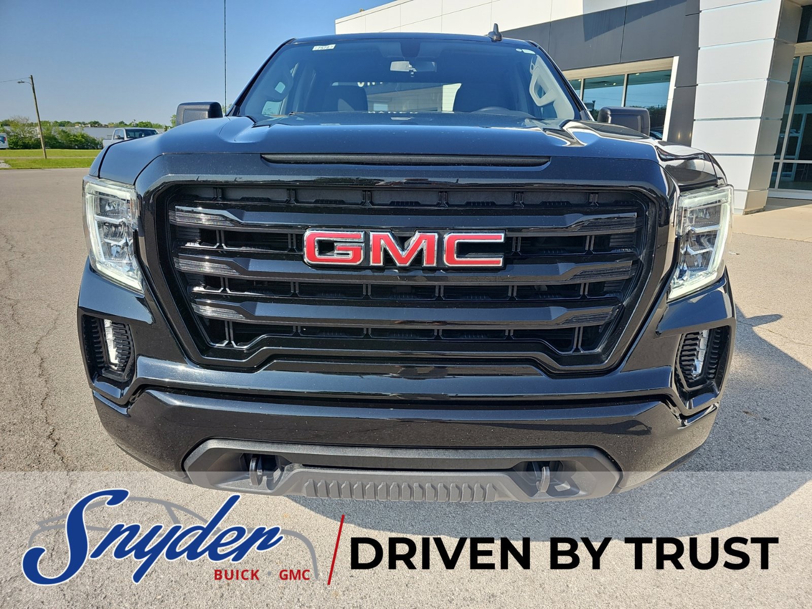 Used 2021 GMC Sierra 1500 Elevation w/ LPO, Elevation Black Package AWD/4WD image 2