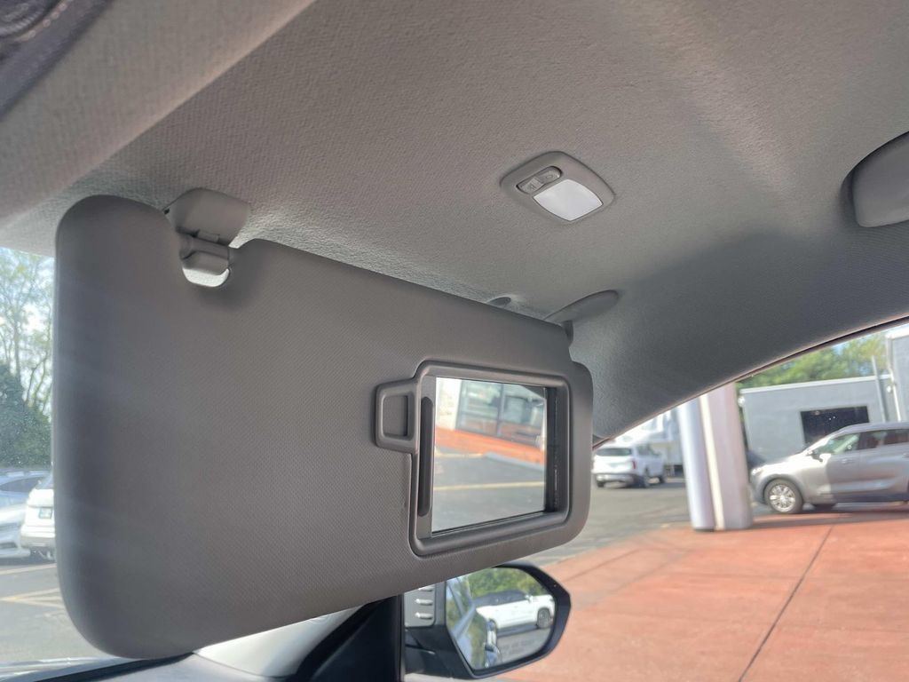 Used 2025 Hyundai Kona SEL AWD/4WD image 25