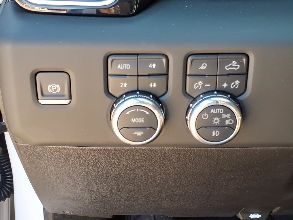 Used 2024 GMC Sierra 2500 Denali Ultimate w/ Max Trailering Package AWD/4WD image 25