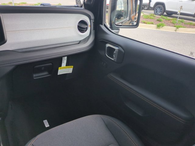 New 2026 Jeep Wrangler Unlimited Sahara w/ Technology Group AWD/4WD image 17