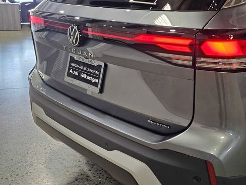 New 2026 Volkswagen Tiguan SE image 13