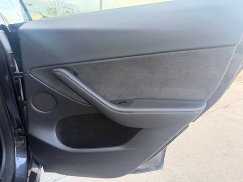 Used 2025 Tesla Model Y Long Range AWD/4WD image 20