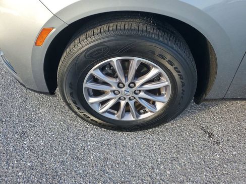 Used 2023 Buick Enclave Essence image 17