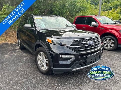Used 2023 Ford Explorer XLT w/ Equipment Group 202A AWD/4WD image 2