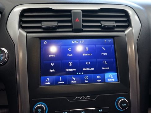 Used 2020 Ford Fusion SE FWD image 33