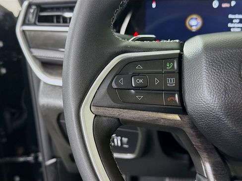 Used 2023 Jeep Grand Cherokee Limited w/ Luxury Tech Group II image 22