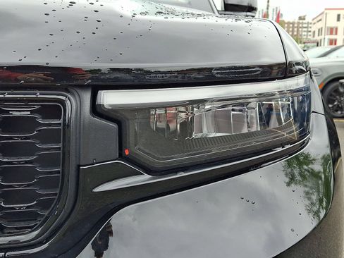 Used 2024 Jeep Grand Cherokee L Altitude AWD/4WD image 9