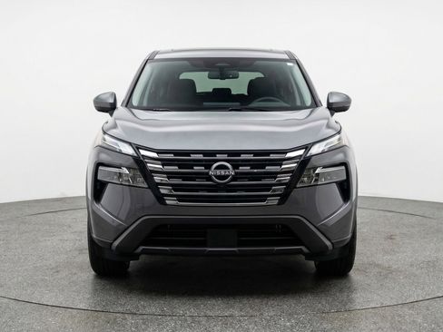 Used 2025 Nissan Rogue SV FWD image 2