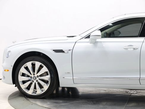 Used 2020 Bentley Flying Spur W12 w/ First Edition Specification image 9