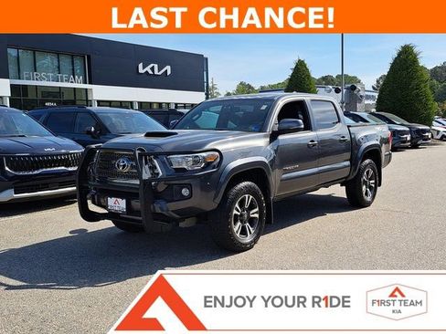 Used 2017 Toyota Tacoma TRD Sport w/ Premium & Technology Package AWD/4WD image 1