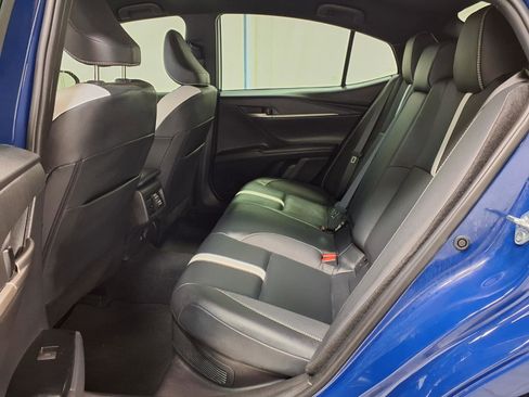 Used 2025 Toyota Camry SE w/ Convenience Package image 25