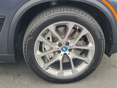 Used 2022 BMW X5 xDrive45e w/ Parking Assistance Package image 5