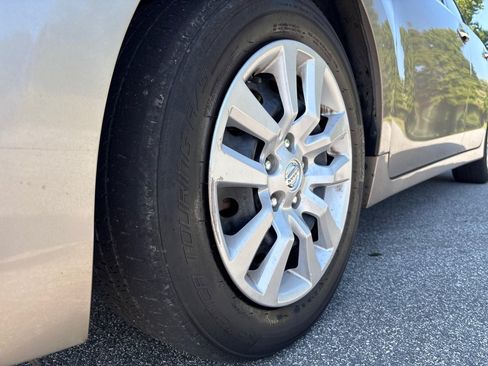 Used 2013 Nissan Altima 2.5 S FWD image 9